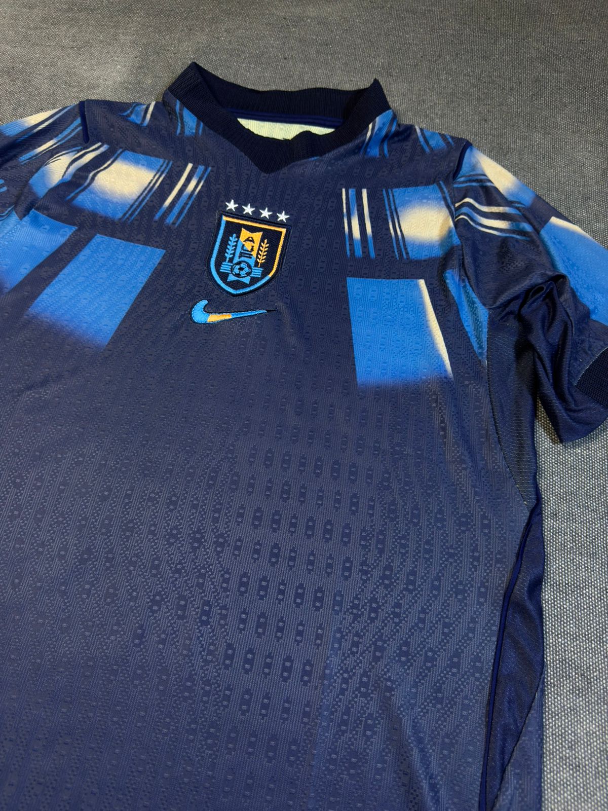 URUGWAY T SHIRT