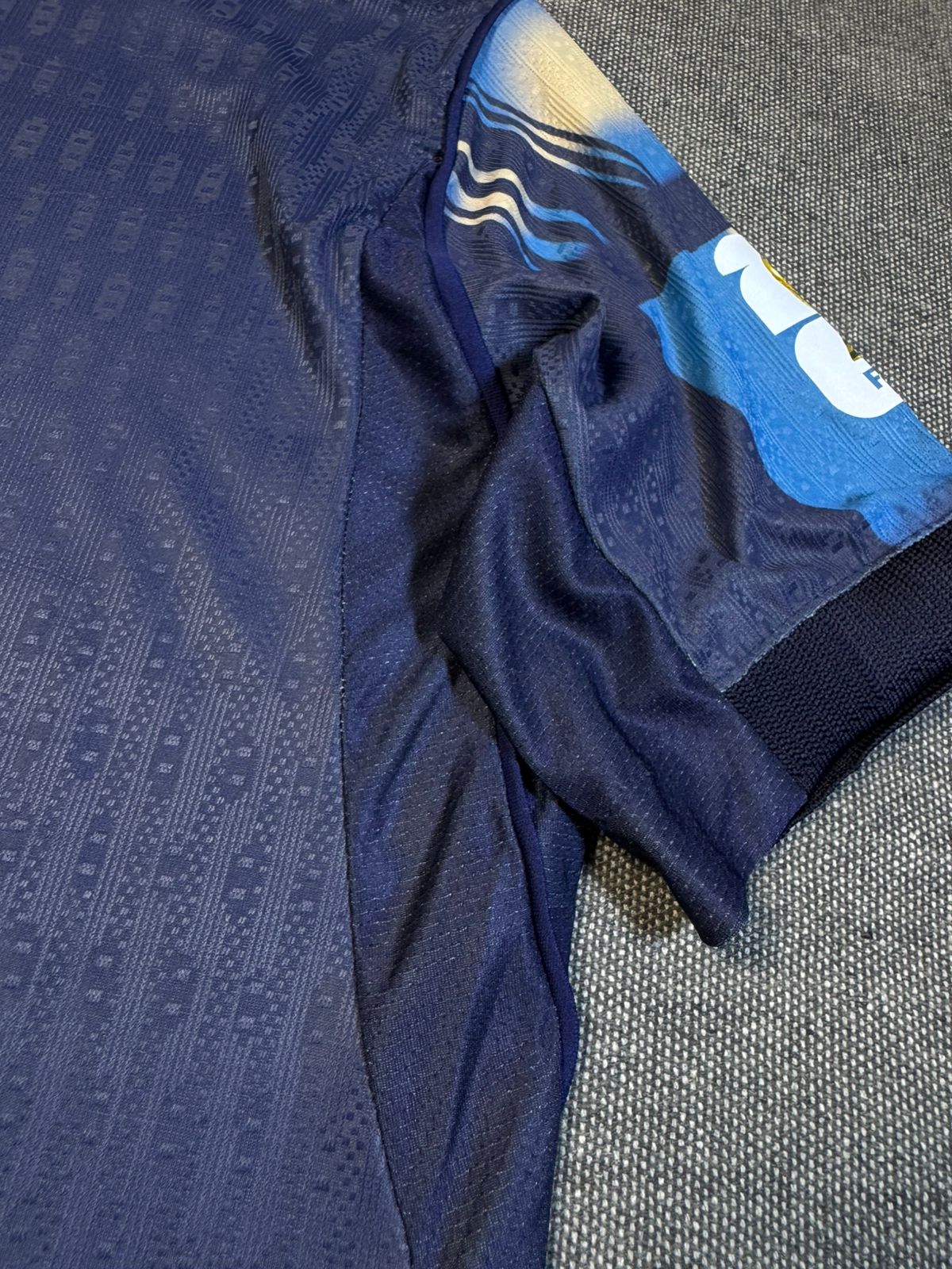 URUGWAY T SHIRT